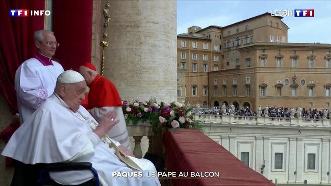 Pâques : le pape au balcon