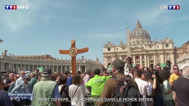 Mort du pape : des hommages dans le monde entier