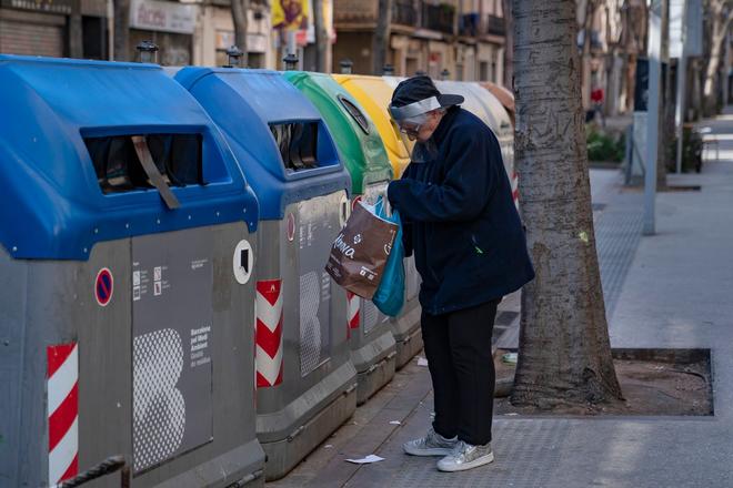 Tolérance zéro et 600 euros d’amende : quand Barcelone fait la guerre aux poubelles