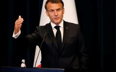 "Ambiance pesante, lourde": Emmanuel Macron "pas du tout content" de la fuite du rapport sur les Frères musulmans