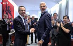 Deux jours après leur duel pour LR, Bruno Retailleau et Laurent Wauquiez s'affichent tout sourire à l'Assemblée