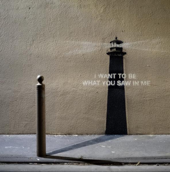 Le phare de Banksy à Marseille : un éclat de lumière dans l’ambiguïté urbaine