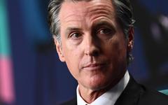 Qui est Gavin Newsom, le gouverneur de Californie engagé dans un bras de fer avec Donald Trump ?