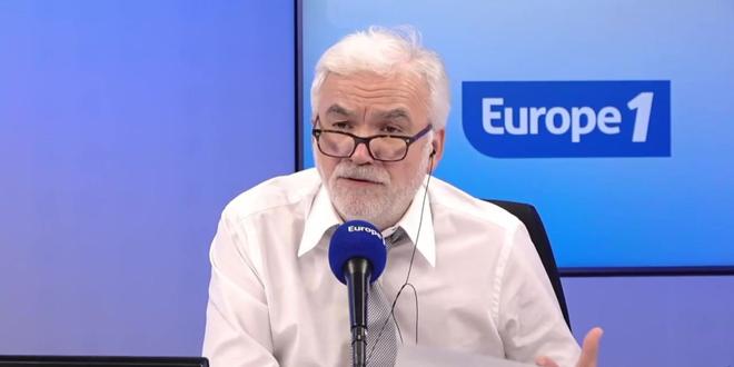 Éolien : «Les attaques de la macronie, lorsqu'on est pas d'accord avec elle, sont insupportables», dénonce Pascal Praud