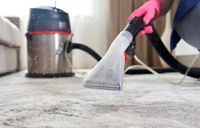 Comment désodoriser naturellement ses tapis avec des poudres maison