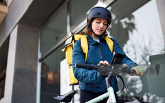 SAINT-ÉTIENNE : LA POSTE RECYCLE SES VÉLOS JAUNES POUR LES PARTICULIERS