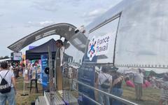 «Cela permet de redorer un peu leur image» : l’opération séduction de France Travail dans les festivals