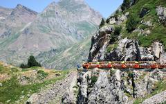 Dans les Pyrénées, le train touristique le plus haut d’Europe rêve à un bel avenir
