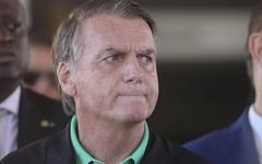 Bracelet électronique, « atteinte à la souveraineté »… La pression judiciaire s’accroît sur l’ex président brésilien Jair Bolsonaro