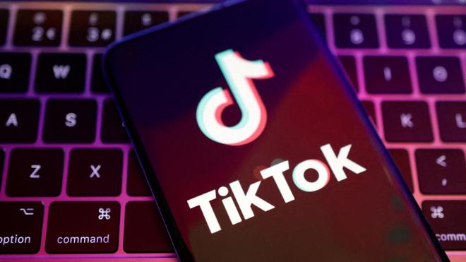 Donald Trump prolonge indéfiniment la date limite d’interdiction de TikTok