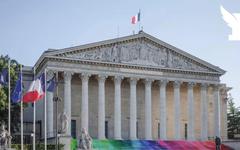 Les députés approuvent en commission la limitation du droit de grève pour certaines périodes