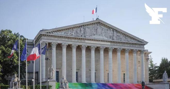 Les députés approuvent en commission la limitation du droit de grève pour certaines périodes