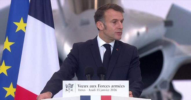 «Pour être craint il faut être puissant» lance Emmanuel Macron aux armées à Istres