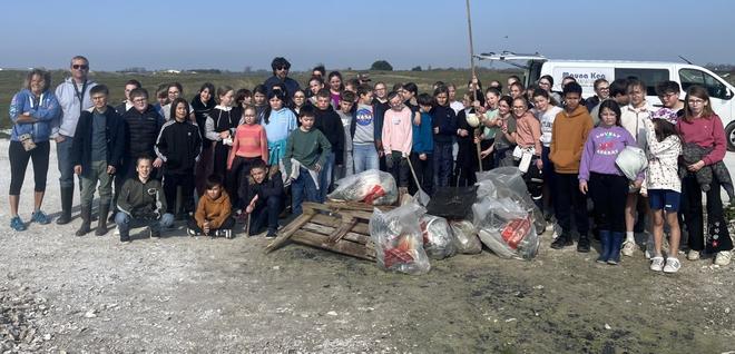 Agon-Coutainville. 65 collégiens participent au nettoyage du havre