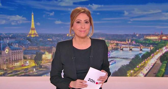“Une semaine assez dure” : Léa Salamé rend hommage à Isabelle Mergault et Bruno Salomone dans “Quelle époque !” sur France 2