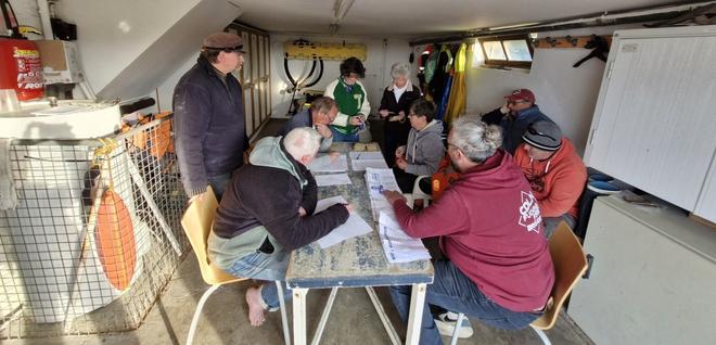 [Photos] Municipales 2026. Dix-sept kilomètres en bateau pour aller voter à Chausey