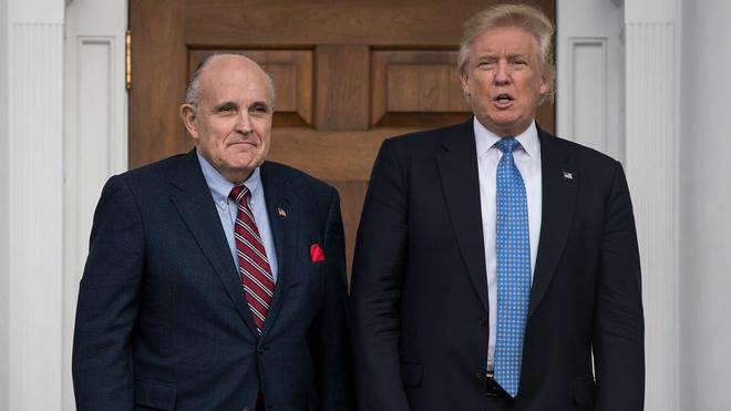 Covid-19: Donald Trump annonce que son avocat Rudy Giuliani est positif au virus