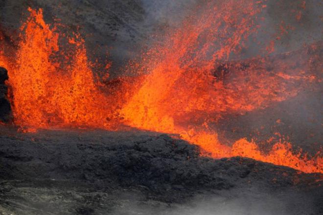 La Réunion: Le Piton de la Fournaise en éruption pour la troisième fois de l'année