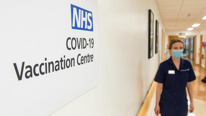 Covid-19: le Royaume-Uni lance sa campagne de vaccination ce mardi