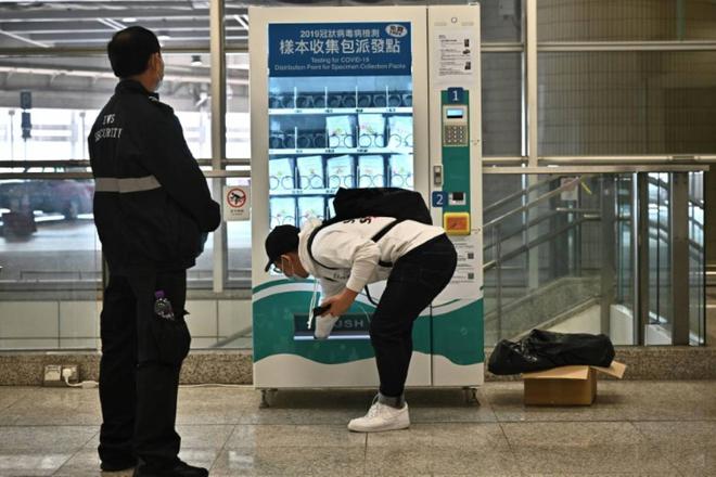 Coronavirus: nouvelles restrictions à Hong Kong, face à une quatrième vague
