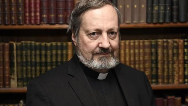 Mgr Gollnisch dénonce les “instructeurs de culture musulmane” de l’OFPRA qui refusent l’asile à des chrétiens menacés de mort en Iran après leur conversion (Vidéo)