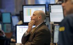 Wall Street baisse encore, inquiète pour l'économie américaine