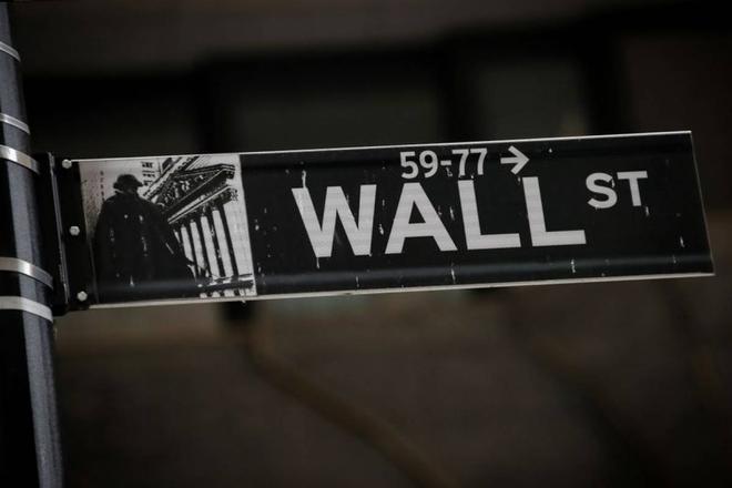 L'attente d'un plan de relance pèse sur Wall Street, Disney soutient le Dow