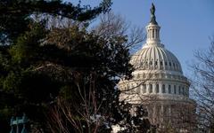 USA: La pression monte au Congrès sur le budget et un plan de relance économique