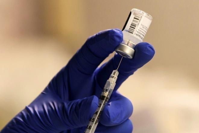 Covid-19 : Londres et l’Italie se reconfinent, la Suisse autorise le vaccin… Le point dans le monde