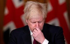 Entre nouvelles mesures anti-Covid et Brexit qui patine, Boris Johnson sur la sellette