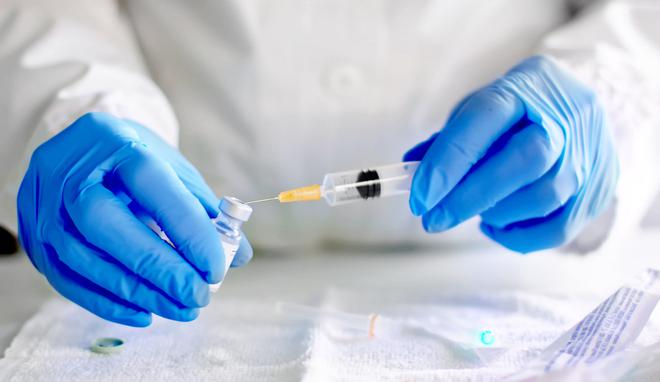 Pourquoi le PDG de Pfizer n’a-t-il pas prévu de se faire vacciner tout de suite ?
