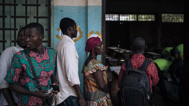 La Centrafrique vote pour un président et des députés