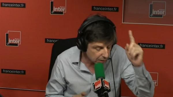 Le journaliste anti-Israël de France Inter persiste, signe et ne s’excuse pas