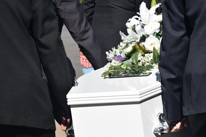 Comment organiser les obsèques d’un proche depuis l’étranger ?
