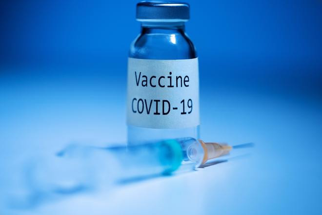 Coronavirus : pourquoi la France a choisi d'injecter deux doses du vaccin Pfizer/BioNTech