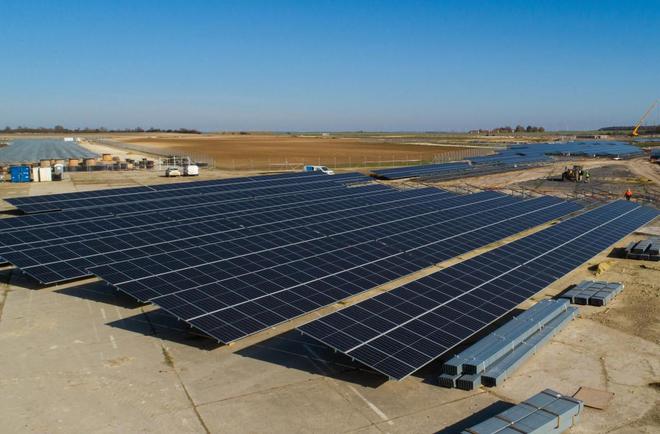 La plus grande centrale solaire des Hauts-de-France en construction dans l’Aisne
