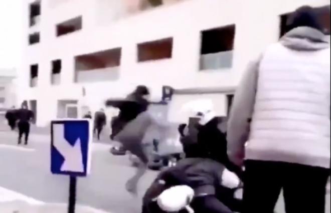 “Nique-lui sa race” : les images choc de l’agression de policiers par des racailles en Seine-Saint-Denis (Vidéo)
