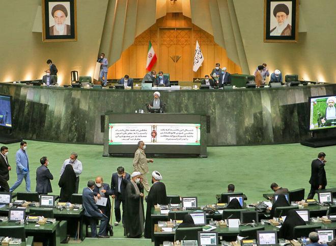 Le Parlement iranien donne l’ordre au gouvernement de détruire Israël
