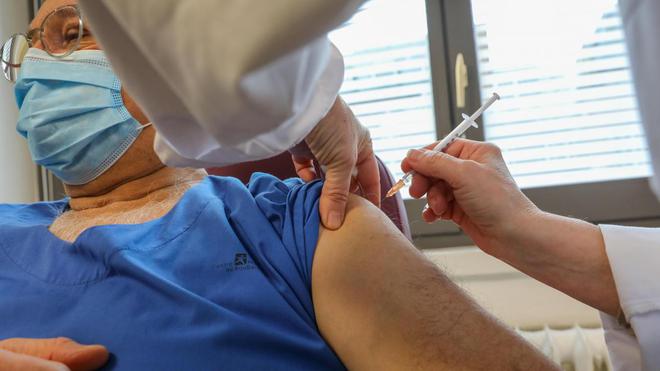 La vaccination commence à l’hôpital de Roubaix: «C’est un acte citoyen», témoigne un médecin