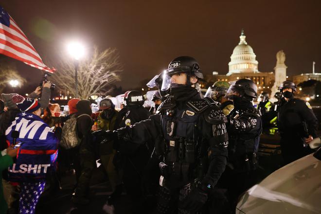 Invasion du Capitole : décès d'un policier blessé lors des affrontements
