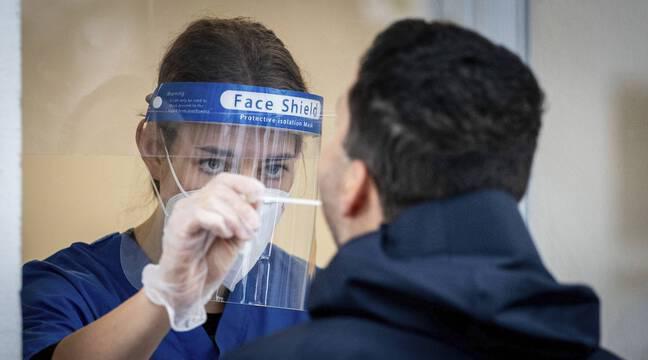 Coronavirus : La France est-elle le seul pays européen à offrir des tests PCR gratuits pour tous ? On a vérifié cette déclaration de Jean Castex