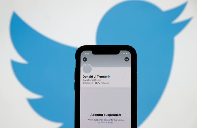 Etats-Unis : Twitter suspend définitivement le compte de Donald Trump