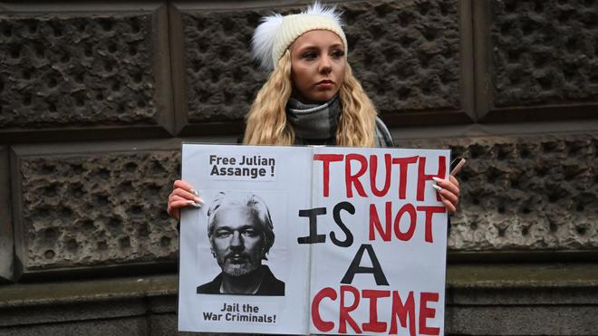 La justice britannique refuse l'extradition du fondateur de WikiLeaks, Julian Assange, vers les Etats-Unis