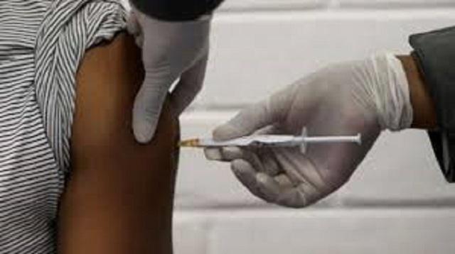 Afrique: le Covid-19 remonte, le vaccin se fait attendre