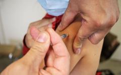 «Je n’ai pas confiance» : ces soignants qui doutent du vaccin contre le Covid-19