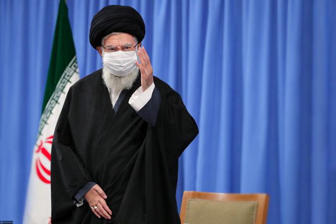 Twitter censure un message de Khamenei hostile aux vaccins occidentaux contre le Covid-19