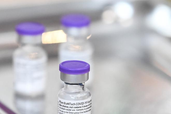 Coronavirus : doit-on craindre une perte de doses de vaccins en France ?