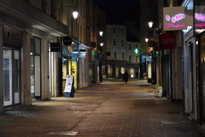 Couvre-feu à Cherbourg : après le rush, des rues vides à 18 heures