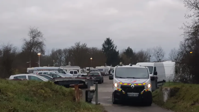 Près de Rennes : six personnes interpellées dans des camps de gens du voyage