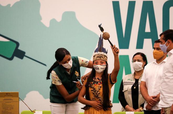 Covid-19 : au Brésil, la campagne de vaccination démarre dans la difficulté